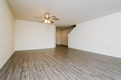 004 Living Room ET31301