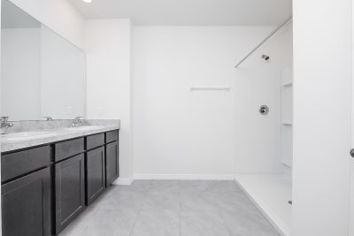 009 Main Bathroom ET51202