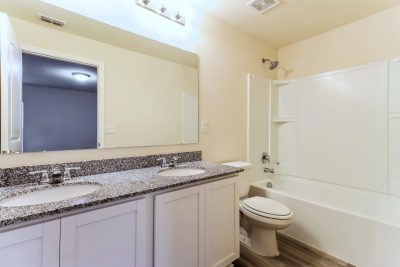 011 012 photo main bathroom 14884437