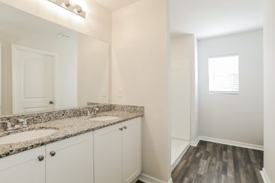 008 Main Bathroom ETA0107