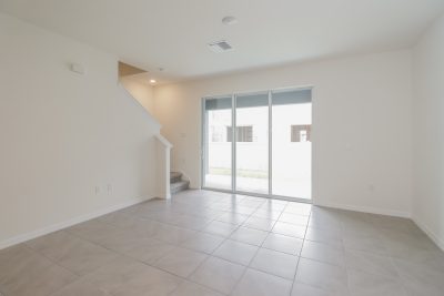 003 Living Room ET41183