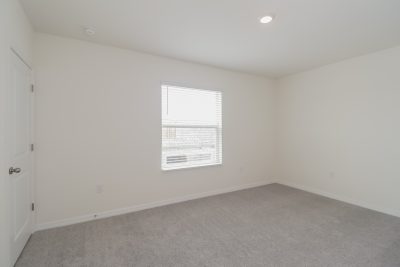 010 photo bedroom 11017456
