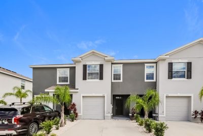 000 Front View 13170216