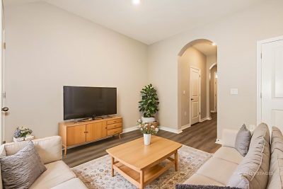 010 photo vs family room 14890958
