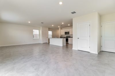 003 Living Room ET51211