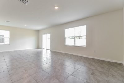 004 Living Room ET51211