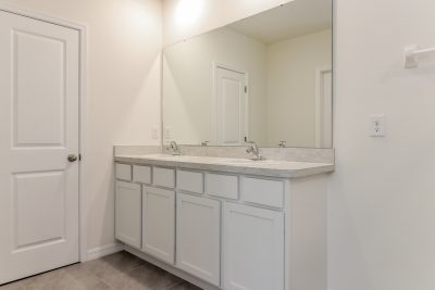 009 Main Bathroom ET51211