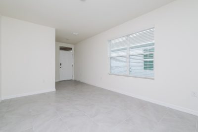003 Living Room ET61157