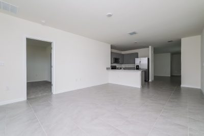 005 Living Room ET61157
