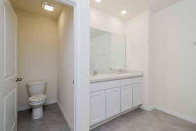 007 Main Bathroom ET81158