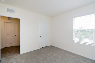 011 Bedroom ET81158