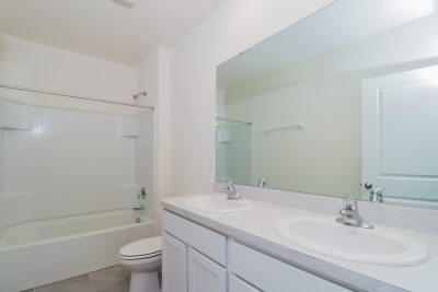 013 Bathroom ET81158