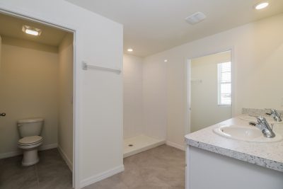 007 photo main bathroom 11269874