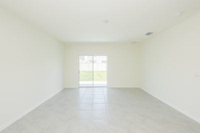 002 Living Room ET81110