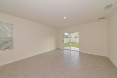 001 photo living room 10307290