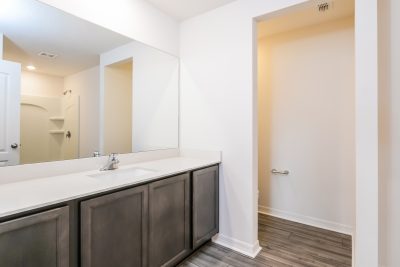 010 Main Bathroom ET11018
