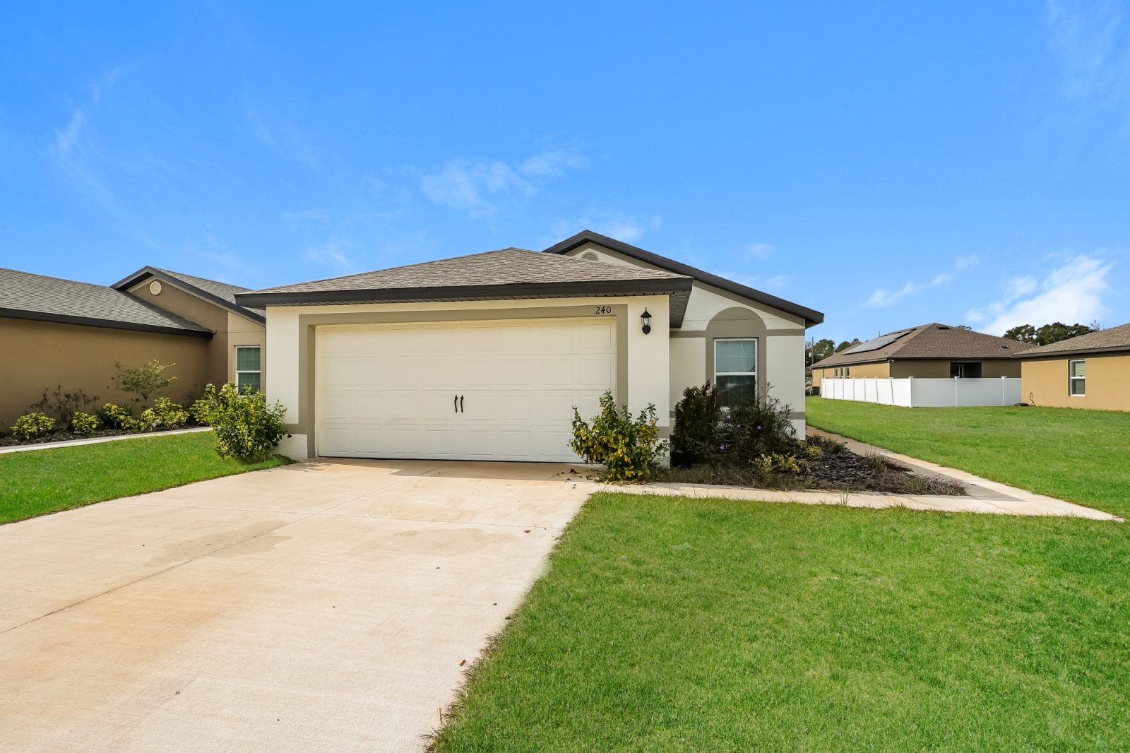 000 photo front view 12337971