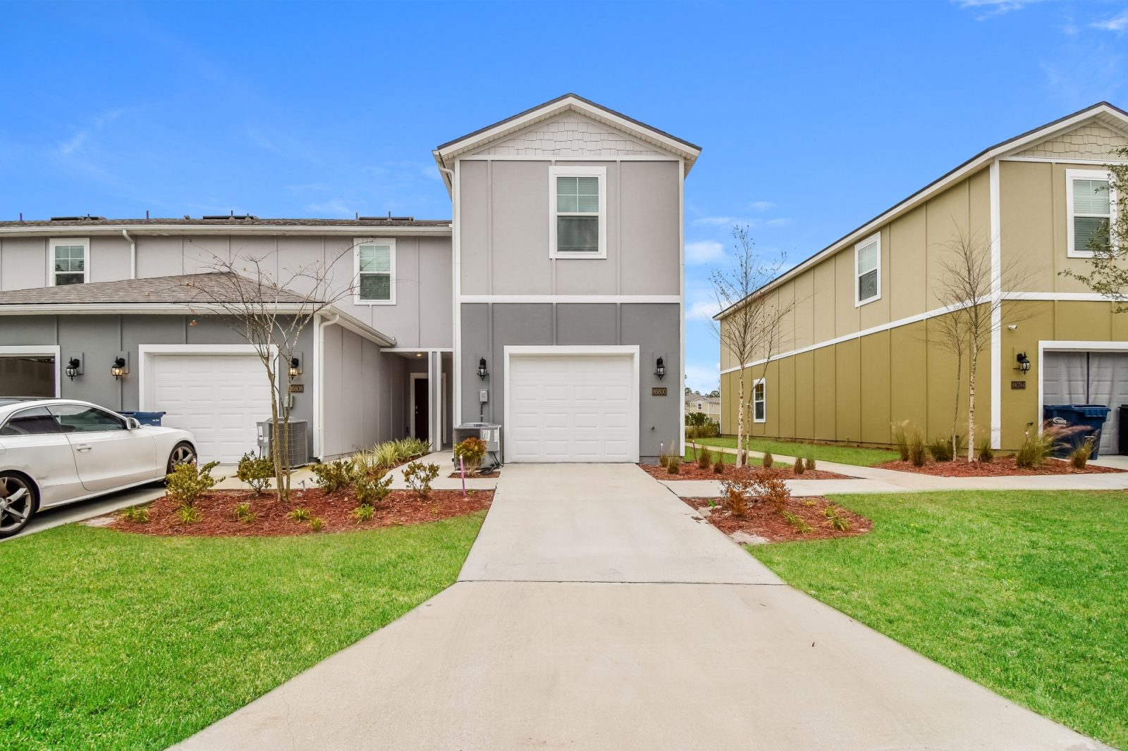 000 photo front view 12336185