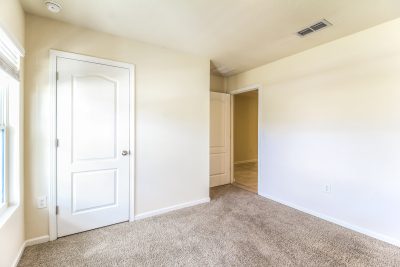 009 Bedroom ET42057