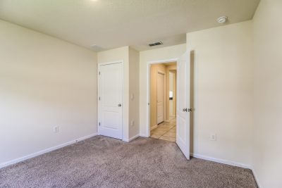 013 Bedroom ET42057