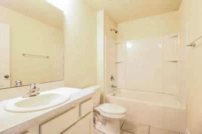 014 Bathroom ET42057