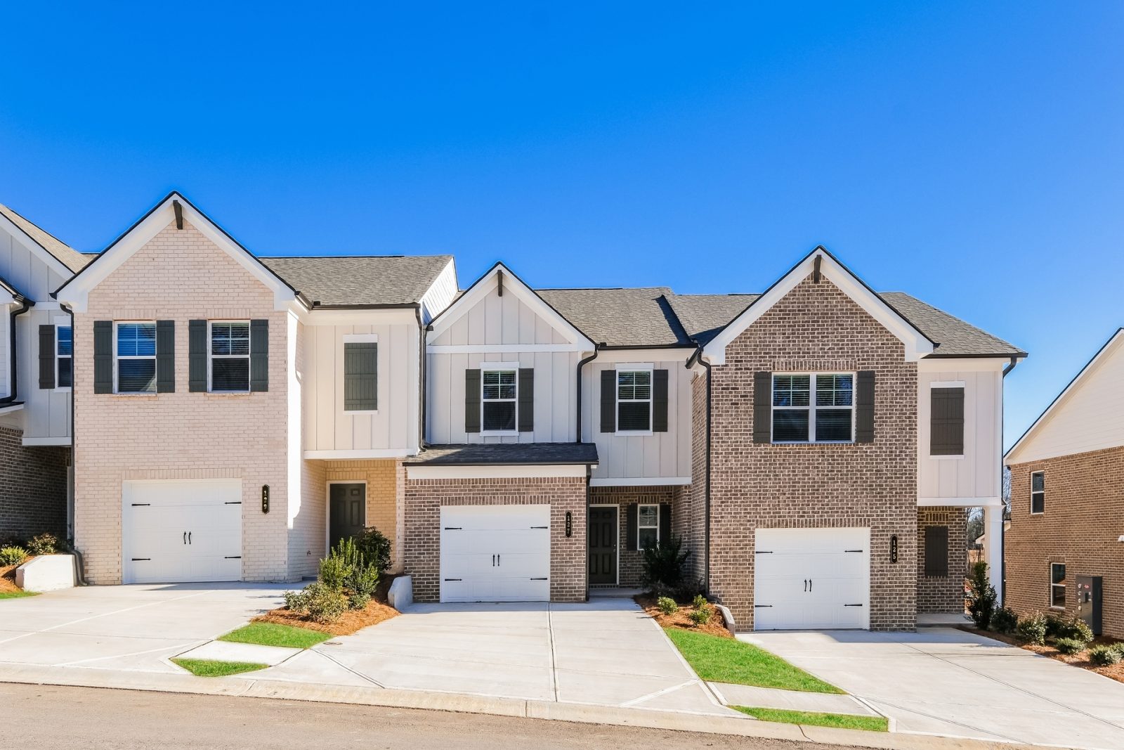 000 photo front view 15040169