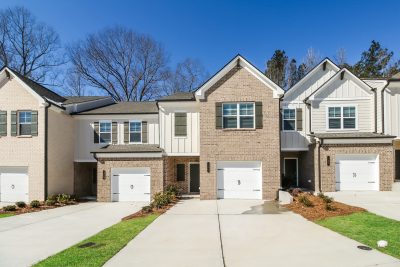 014 Front View 15140611