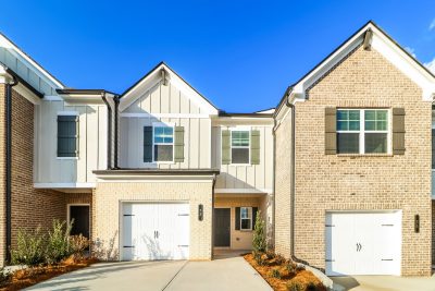 014 Front View 15235625