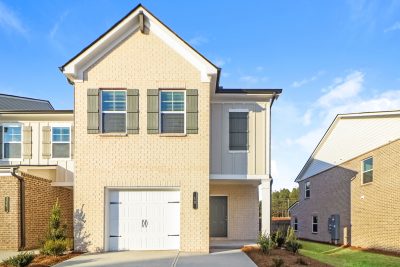 014 Front View 15206868