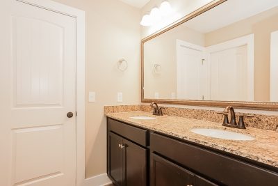 012 photo bathroom 11986943