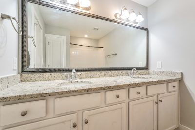 013 photo bathroom 15144854