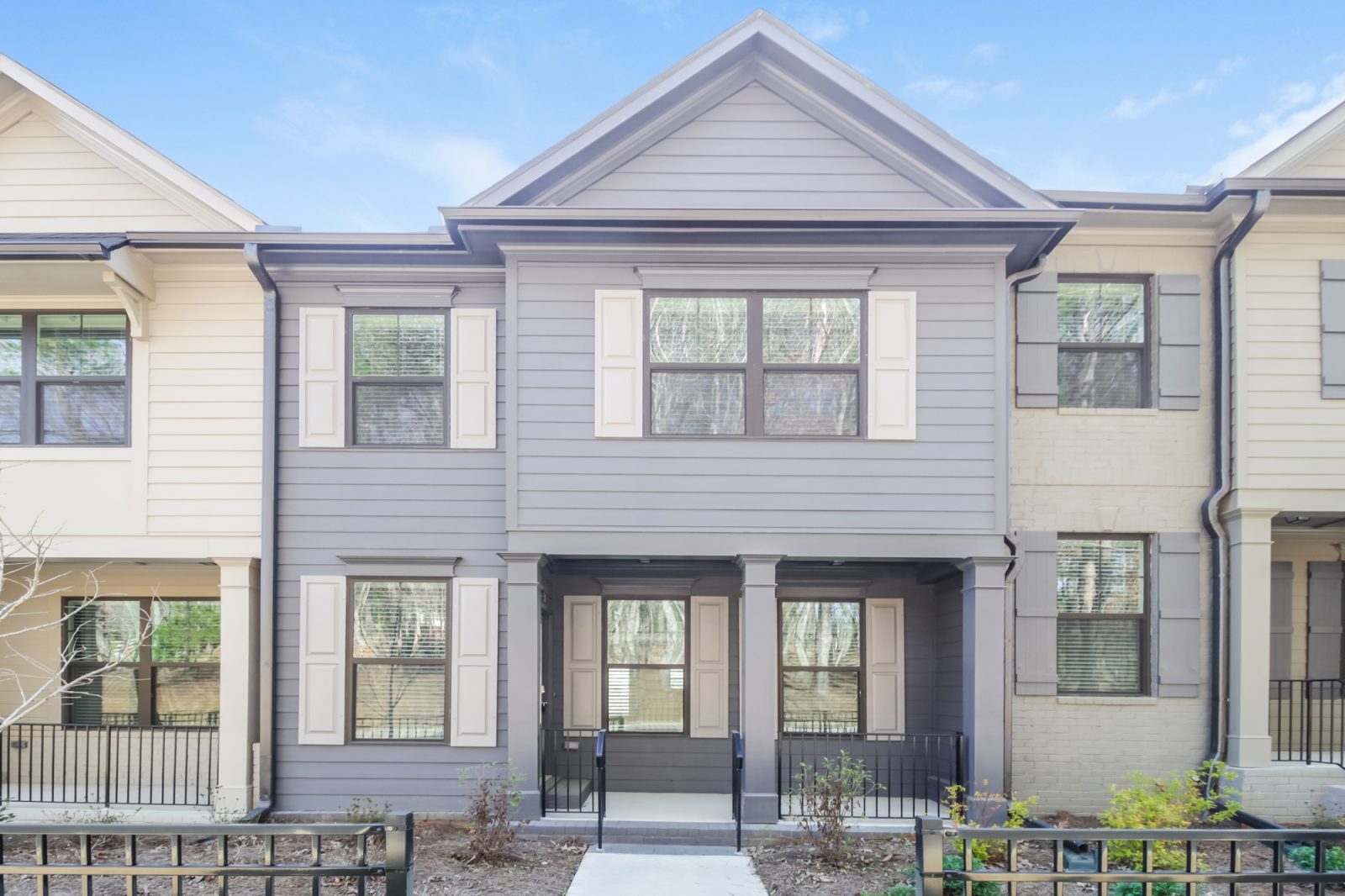 000 Front View 12548137