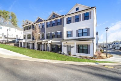 000 Front View 12365673