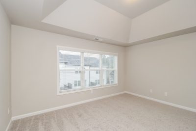 010 Main Bedroom ETRY032