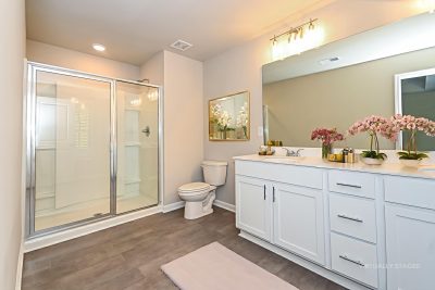 016 VS Main Bathroom ETRY032