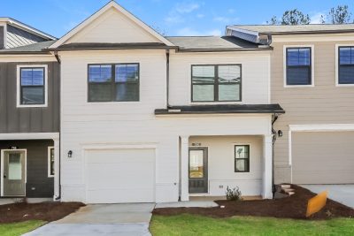 000 Front View 12495700