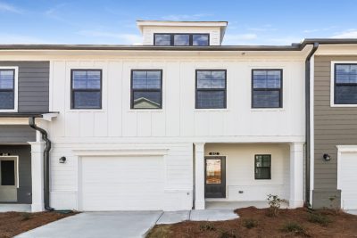 000 Front View 12616278