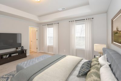 016 photo vs main bedroom 15146739