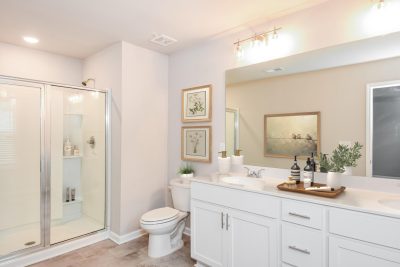 020 photo vs main bathroom 15146732