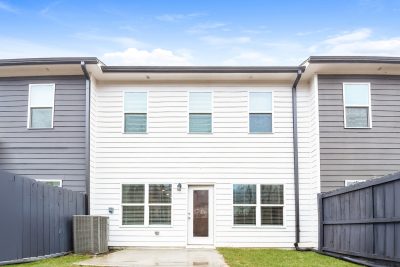 028 photo rear view 15145498