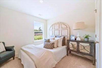 005 Woodbine Station