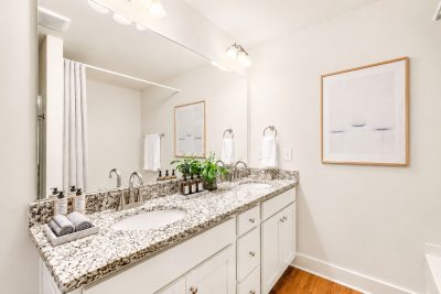 004 2032 Woodbine Way Web Quality 035 18 Primary Bathroom VS 1