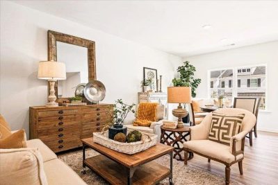 001 Holly 2526 Riverside Road Conyers GA 30013 Living Room