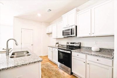 002 Holly 2526 Riverside Road Conyers GA 30013 Kitchen