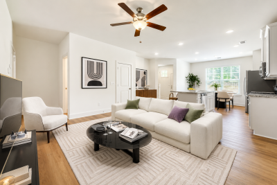 001 2032 Woodbine Way Web Quality 032 07 Living Room VS 1