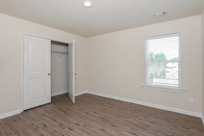 011 Bedroom ET21095