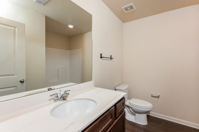 013 Bathroom ET21095