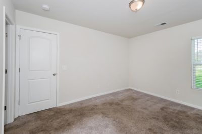 008 Main Bedroom ET31304