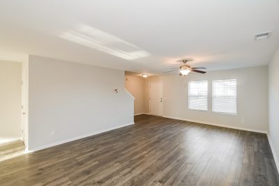 002 Living Room ET51183
