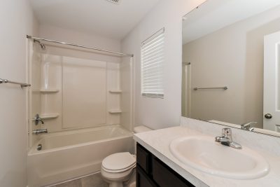 013 Bathroom ET51183